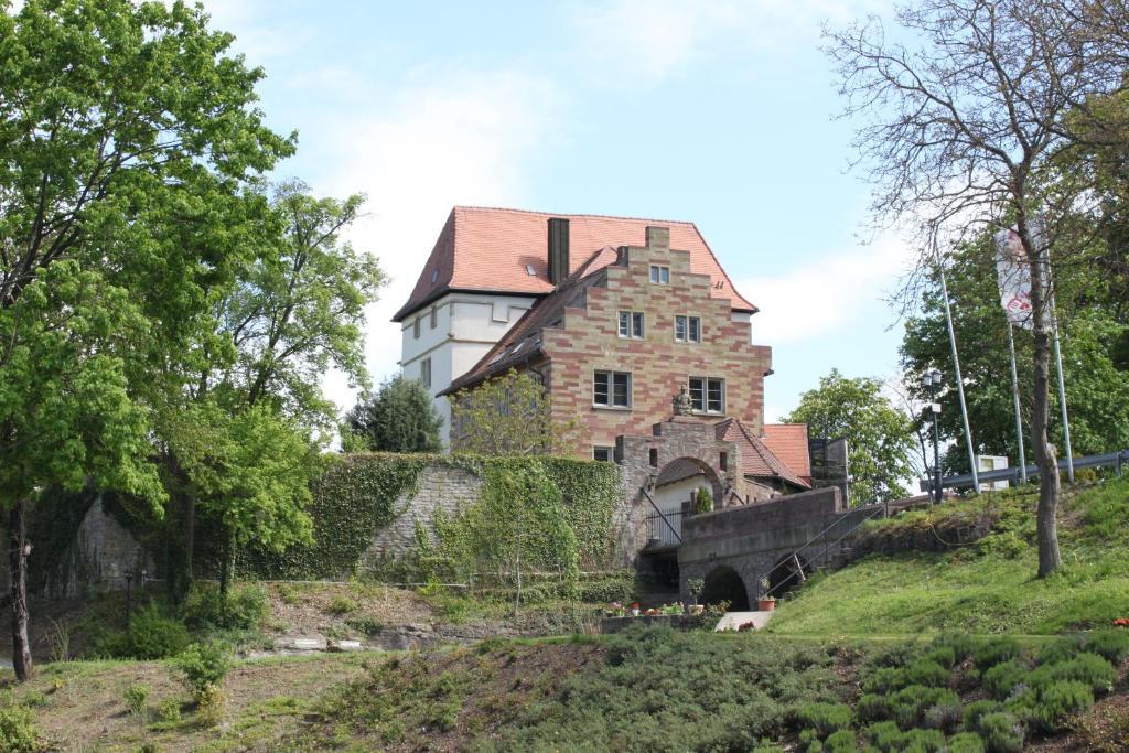 Schloss Neuburg Hotel Mosbach  Exterior photo